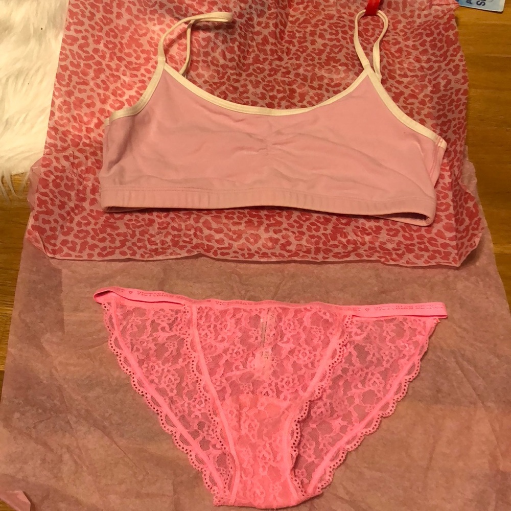 Victoria’s Secret pink sports bra & lace panty M/S